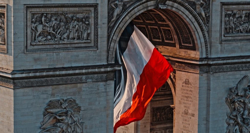 drapeau francais arc triomphe